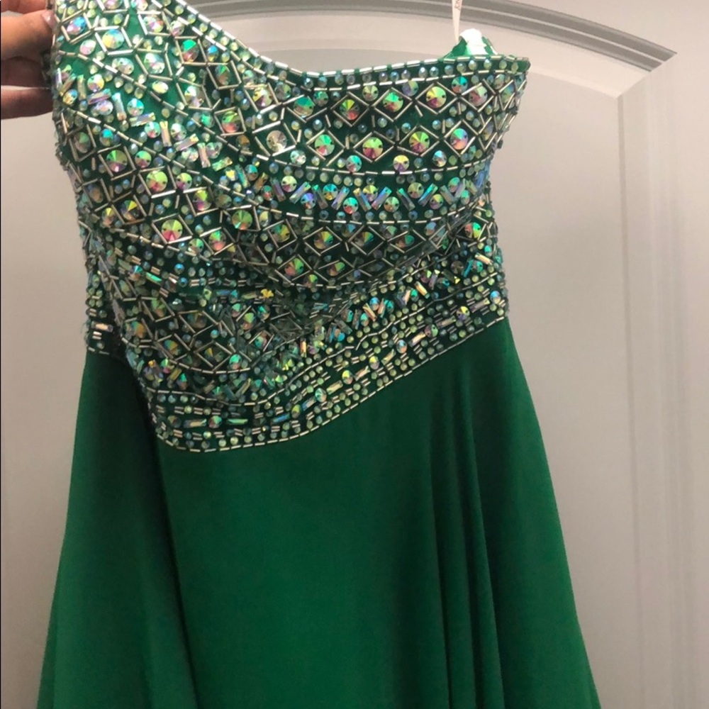 Kelly green tony bowls